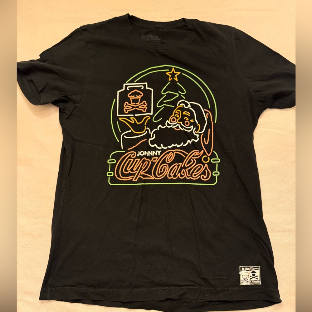 Men’s Large Johnny Cupcakes Coca-Cola Style Christmas Shirt GITD Print
